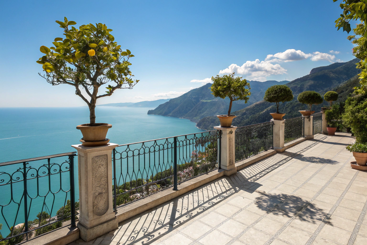 Vista panoramica sul mare dalla terrazza di Maiori